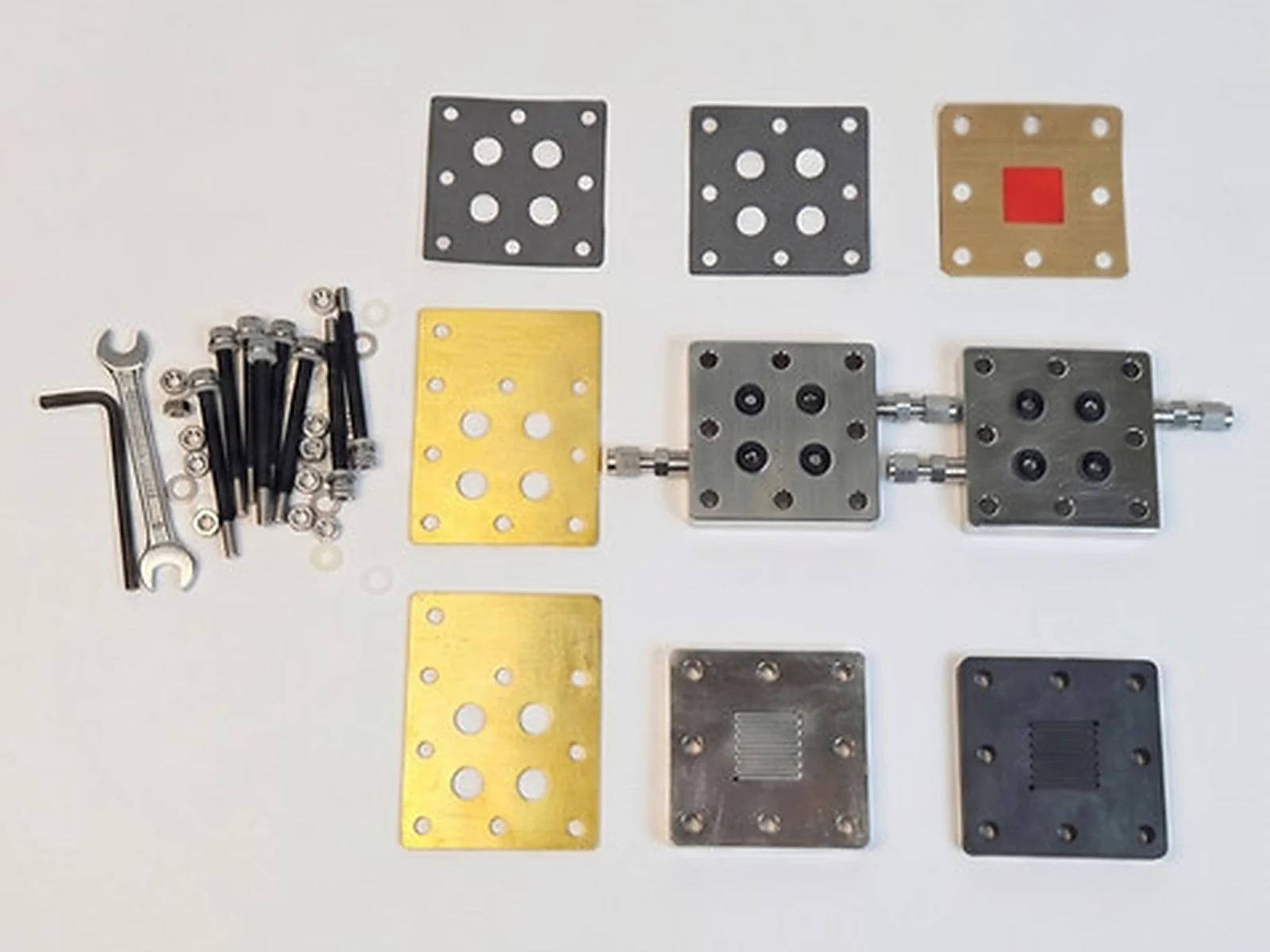 5 cm² Research-Scale Electrolyzer Cell – Graphite & Nickel Serpentine Flow Field