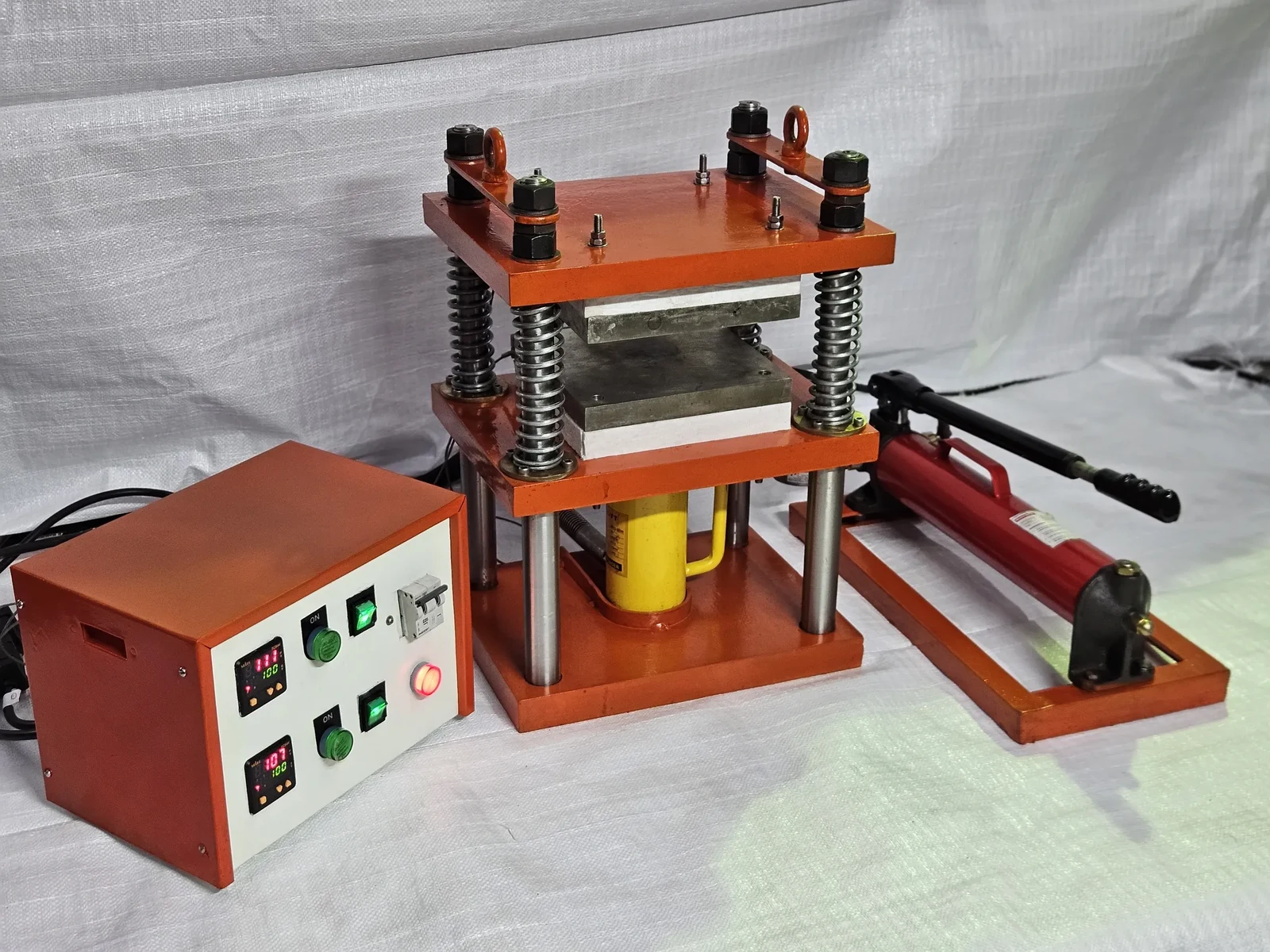 Hot Press Machine for PEFC Membrane Electrode Assembly, hydraulic Hot Press Mach — view 2