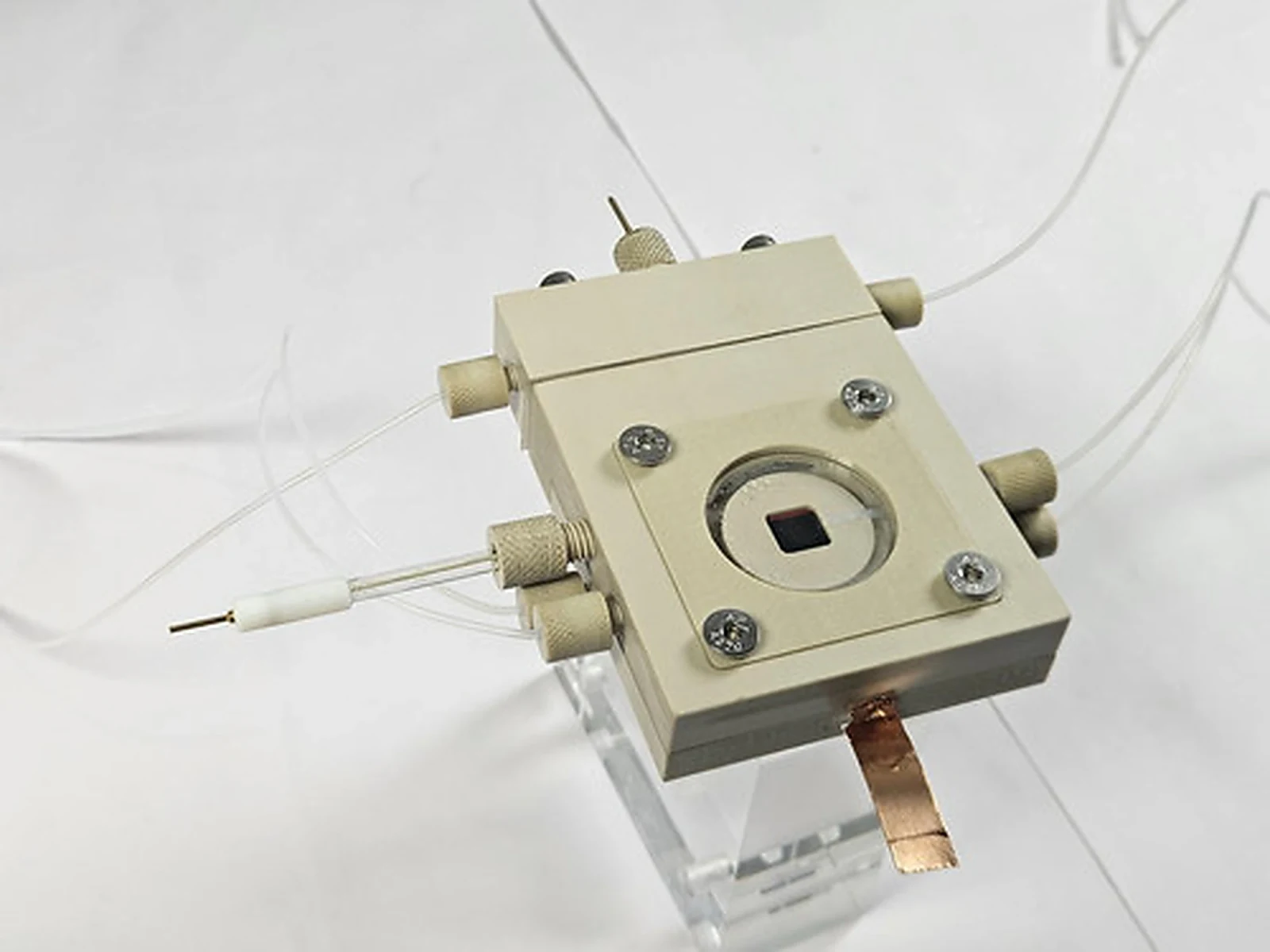 In Situ Raman Electrochemical Cell for Operando Raman Spectroscopy