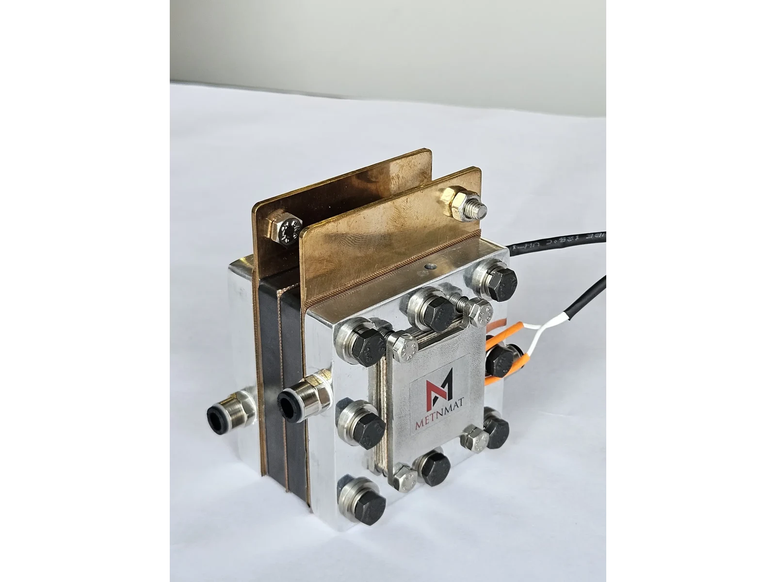 5 cm² PEM Fuel Cell Hardware — view 3