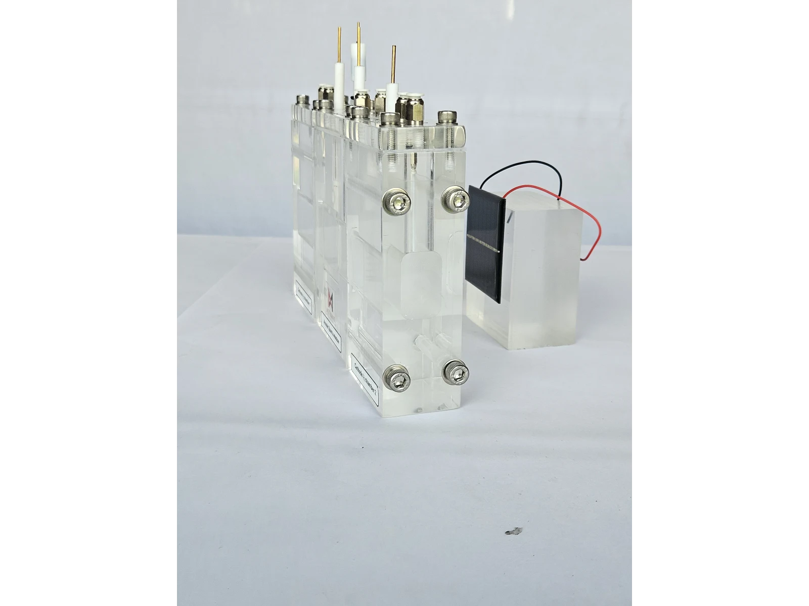 Photovoltaic (PV) biased Photoelectrochemical Cell (PEC) — view 4