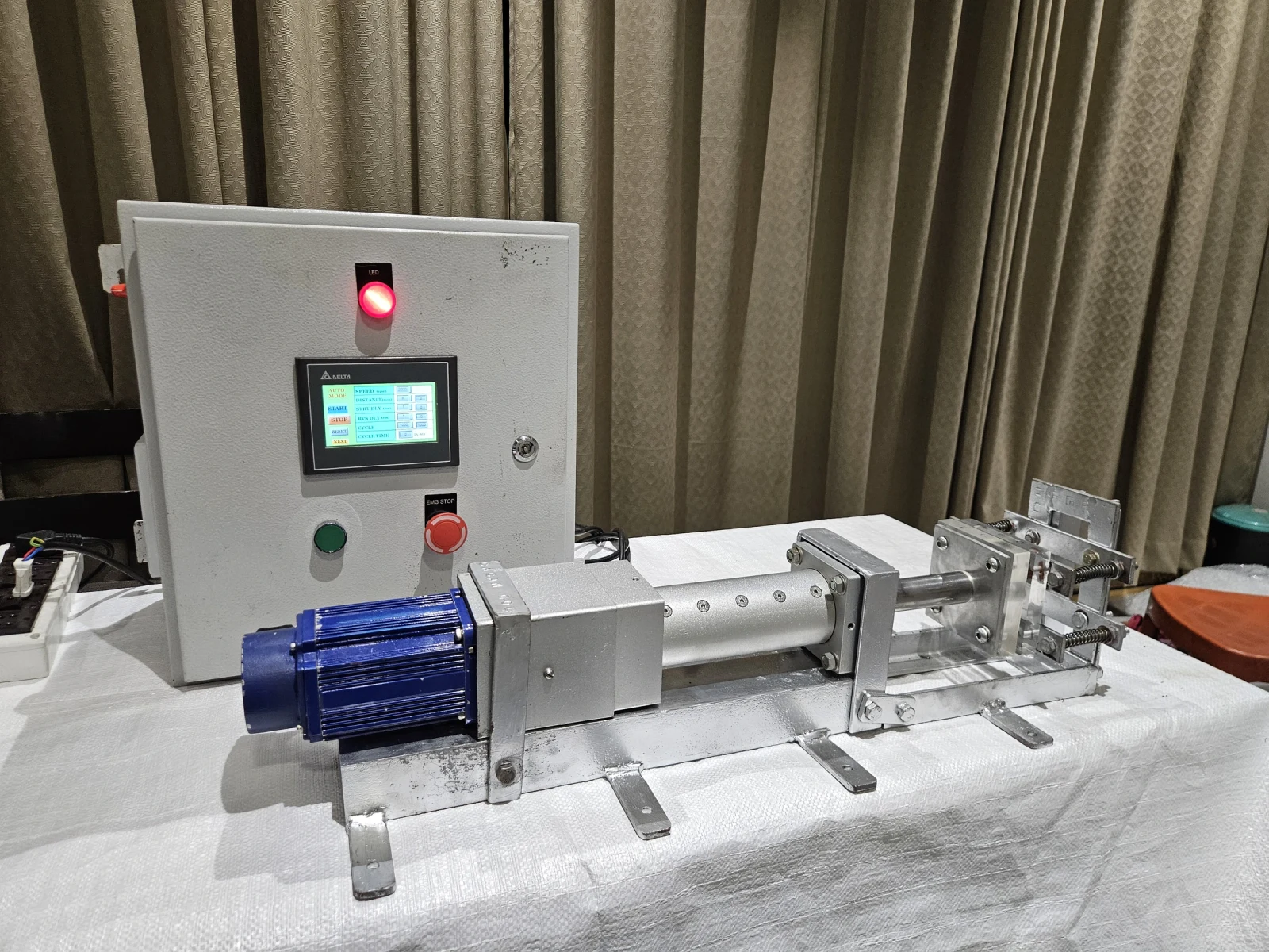 Triboelectric Measurement Setup — view 3