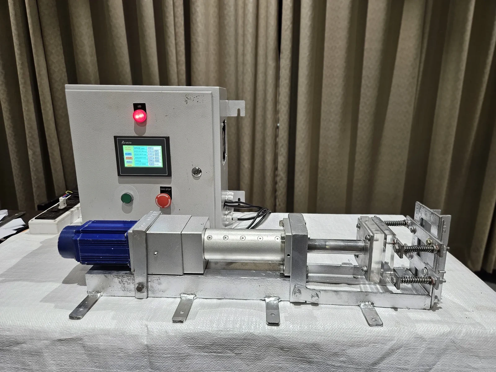 Triboelectric Measurement Setup — view 4